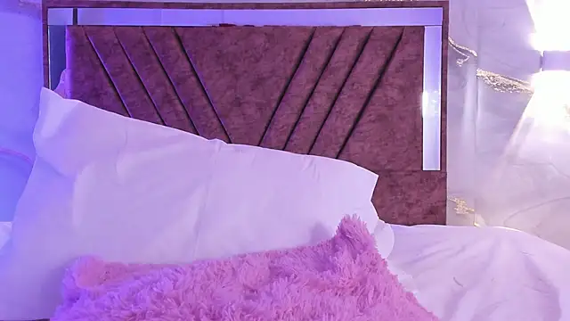 lily phillips  online show from February 20, 2026, 6:26 am