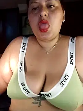 Snapshot of chanelxoxo18 chatting on March 20, 2026, 11:04 am chanelxoxo18 online show from March 20, 2026, 11:04 am