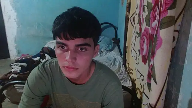 Snapshot of heiker__ chatting on June 8, 2026, 3:18 am heiker online show from June 8, 2026, 3:18 am