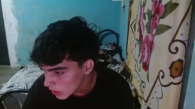 Snapshot of heiker__ chatting on June 10, 2026, 3:39 am heiker online show from June 10, 2026, 3:39 am