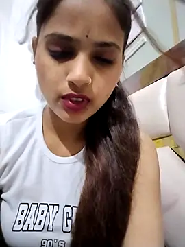 samayra1144 online show from April 6, 2026, 3:24 pm