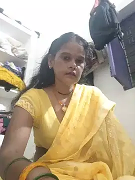 Snapshot of Queen_sexee chatting on July 11, 2026, 4:21 pm Queen sexee online show from July 11, 2026, 4:21 pm