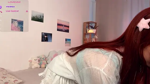 Neonilllla online show from February 18, 2026, 2:24 pm