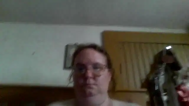 naughty queen1 online show from April 23, 2026, 8:55 pm