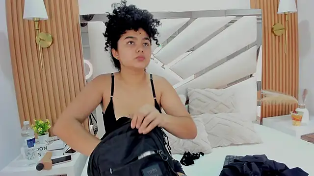 Snapshot of _Curly_Beauty chatting on February 25, 2026, 2:27 pm Curly Beauty online show from February 25, 2026, 2:27 pm