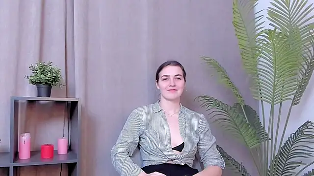 Snapshot of ShalaBethay chatting on February 18, 2026, 6:15 pm ShalaBethay online show from February 18, 2026, 6:15 pm