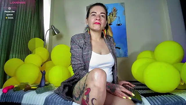 Snapshot of oriana_thomson01 chatting on May 22, 2026, 2:22 pm oriana thomson01 online show from May 22, 2026, 2:22 pm