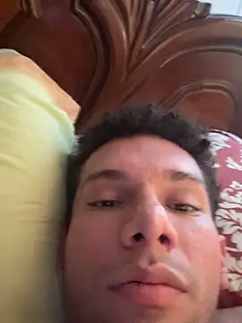 Snapshot of Valentinacouple chatting on February 14, 2026, 7:32 pm Valentinacouple online show from February 14, 2026, 7:32 pm