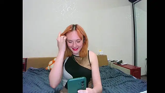Snapshot of Little_fox404 chatting on April 25, 2026, 5:32 pm Little fox404 online show from April 25, 2026, 5:32 pm