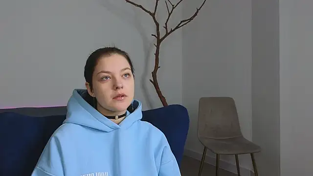 DeliaEffy online show from March 24, 2026, 12:54 pm