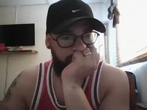 lachy2410 online show from June 13, 2026, 6:28 pm
