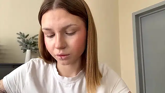 Snapshot of PledHoly chatting on February 23, 2026, 10:56 am PledHoly online show from February 23, 2026, 10:56 am