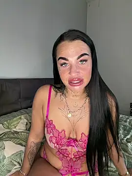 Snapshot of Darkfantisyx chatting on March 6, 2026, 2:13 pm Darkfantisyx online show from March 6, 2026, 2:13 pm