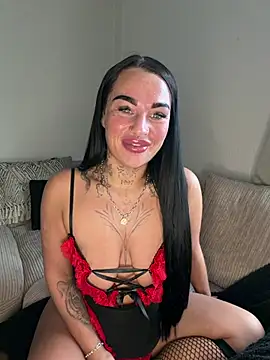 Snapshot of Darkfantisyx chatting on March 9, 2026, 4:44 pm Darkfantisyx online show from March 9, 2026, 4:44 pm