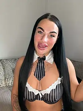 Snapshot of Darkfantisyx chatting on March 10, 2026, 3:17 pm Darkfantisyx online show from March 10, 2026, 3:17 pm