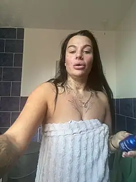 Snapshot of Darkfantisyx chatting on April 2, 2026, 12:36 pm Darkfantisyx online show from April 2, 2026, 12:36 pm