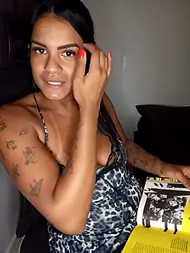 Snapshot of vallgata chatting on February 24, 2026, 12:52 am vallgata online show from February 24, 2026, 12:52 am