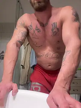 Snapshot of Tiziano94 chatting on March 2, 2026, 11:28 am Tiziano94 online show from March 2, 2026, 11:28 am