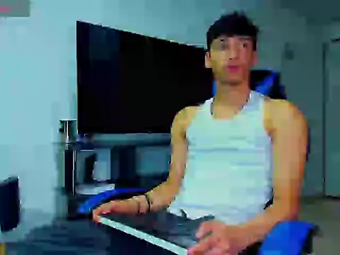Lyam Russo online show from May 9, 2026, 3:56 am