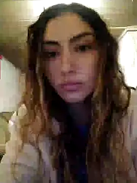 Snapshot of Larinhacat chatting on February 17, 2026, 4:53 am Larinhacat online show from February 17, 2026, 4:53 am