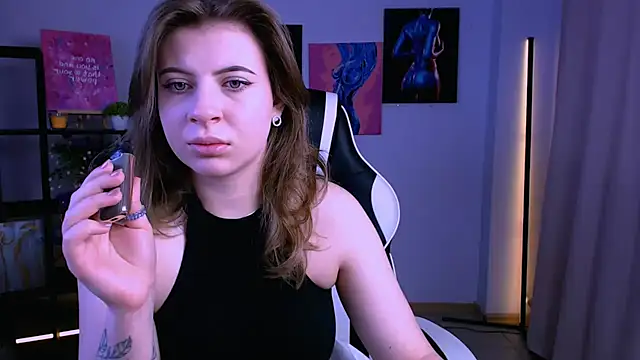 Snapshot of AdeleSkartel chatting on February 26, 2026, 3:49 am AdeleSkartel online show from February 26, 2026, 3:49 am