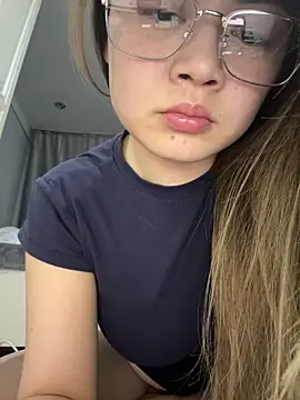 lonelyyy808 online show from March 6, 2026, 7:54 pm