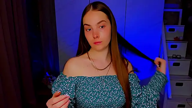 Snapshot of Maddy_Wood_ chatting on May 7, 2026, 1:49 pm Maddy Wood online show from May 7, 2026, 1:49 pm
