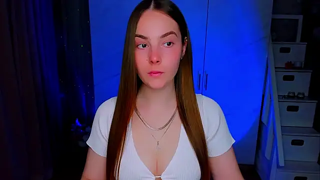 Snapshot of Maddy_Wood_ chatting on May 12, 2026, 2:36 pm Maddy Wood online show from May 12, 2026, 2:36 pm