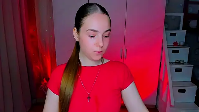 Snapshot of Maddy_Wood_ chatting on May 17, 2026, 2:46 pm Maddy Wood online show from May 17, 2026, 2:46 pm