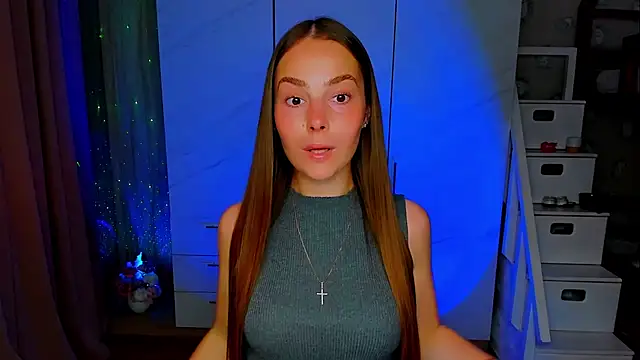 Maddy Wood  online show from July 12, 2026, 4:42 pm