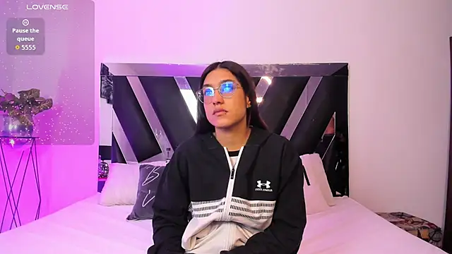 Mia Iron online show from April 2, 2026, 12:14 pm