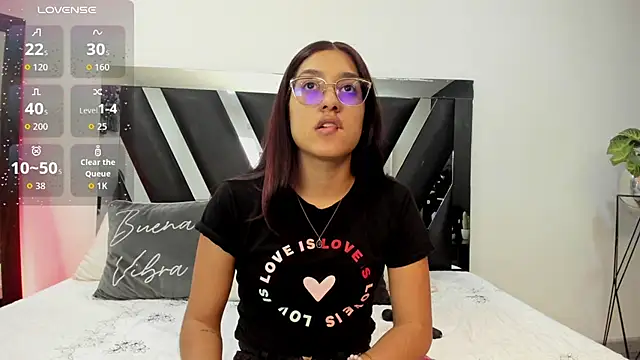 Mia Iron online show from May 20, 2026, 1:39 pm