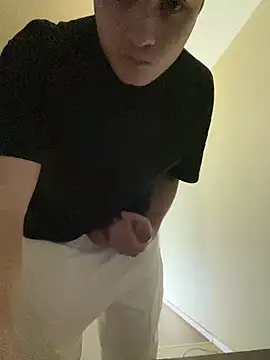 nightshiftt09 online show from February 18, 2026, 12:50 am