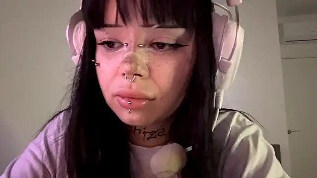 Luna Sohotti online show from March 29, 2026, 4:51 pm