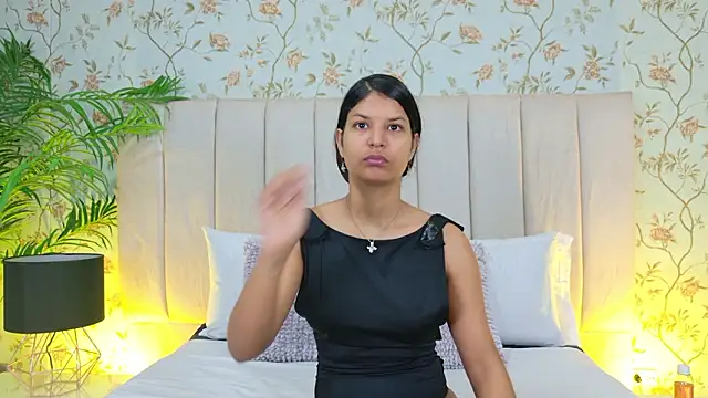 AnnaLoren  online show from March 6, 2026, 12:01 pm