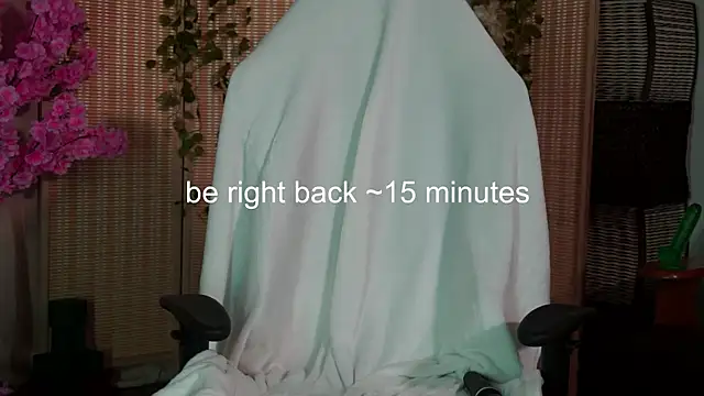 Snapshot of IzabellaOnes chatting on March 2, 2026, 7:15 am IzabellaOnes online show from March 2, 2026, 7:15 am