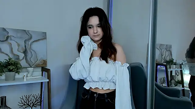 GrayceVavra online show from March 4, 2026, 1:06 pm