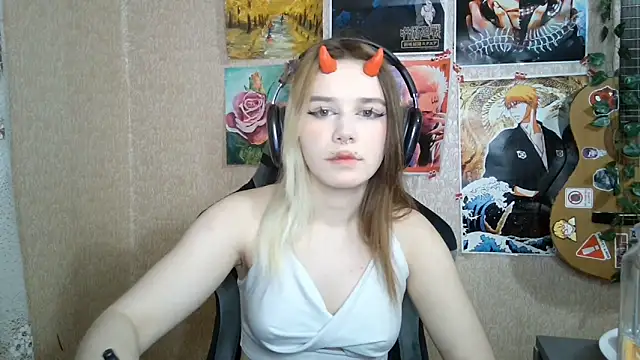 MilaTyan online show from April 18, 2026, 5:17 pm