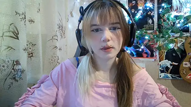 Snapshot of MilaTyan chatting on July 10, 2026, 4:20 pm MilaTyan online show from July 10, 2026, 4:20 pm