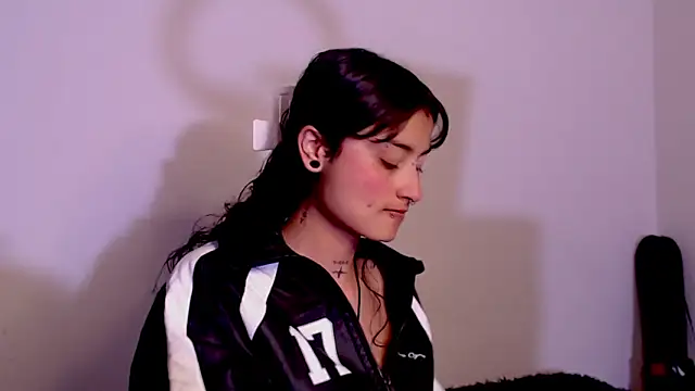 Lili  Clan online show from February 24, 2026, 8:51 pm