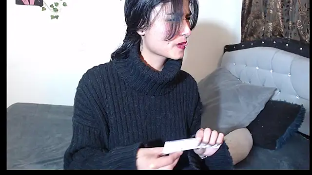 Snapshot of Lili__Clan chatting on May 23, 2026, 11:53 pm Lili Clan online show from May 23, 2026, 11:53 pm