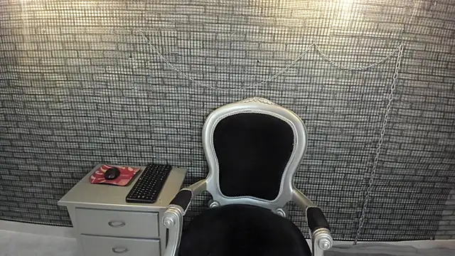 hillary bigbutt online show from April 2, 2026, 3:48 am