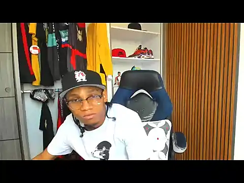 Snapshot of yandi_hot chatting on February 16, 2026, 6:15 pm yandi hot online show from February 16, 2026, 6:15 pm