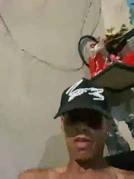 Snapshot of Alee_2005 chatting on February 25, 2026, 5:28 am Alee 2005 online show from February 25, 2026, 5:28 am