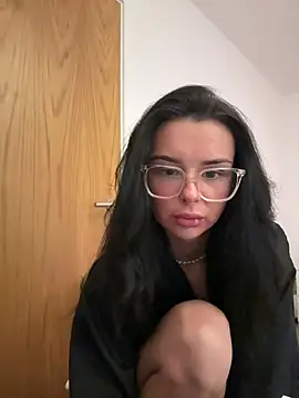 Snapshot of Amberbanxx chatting on February 16, 2026, 10:28 pm Amberbanxx online show from February 16, 2026, 10:28 pm