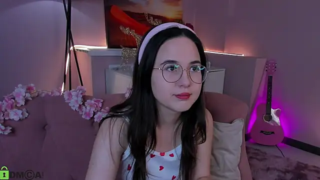 leylamirage online show from February 25, 2026, 12:15 pm