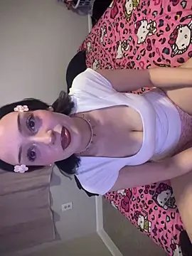 strwbrrymilk online show from February 22, 2026, 1:18 am