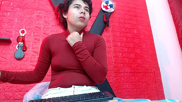 Snapshot of skinnysexy18 chatting on February 26, 2026, 1:32 pm skinnysexy18 online show from February 26, 2026, 1:32 pm