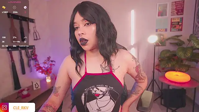 Snapshot of violette_clerk1_ chatting on June 27, 2026, 9:53 pm violette clerk1 online show from June 27, 2026, 9:53 pm