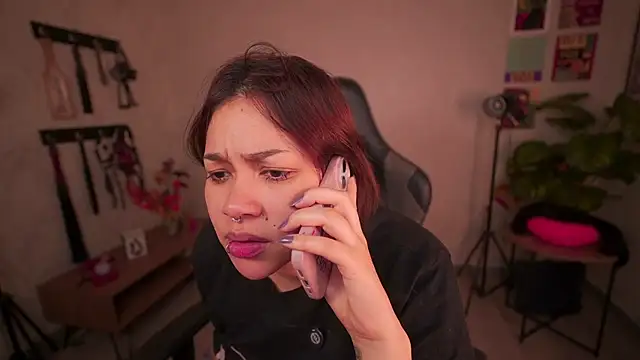 Snapshot of violette_clerk1_ chatting on July 11, 2026, 2:58 am violette clerk1 online show from July 11, 2026, 2:58 am